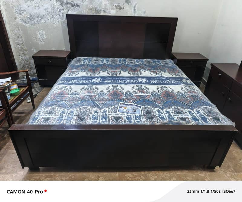 Bed with mattress & side table & dressing table 3