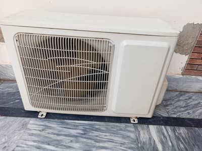Gree 1.5 ton Non inverter Ac