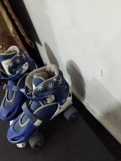 bahut acche skating shoes Hain ek dafa chalaye Hain
