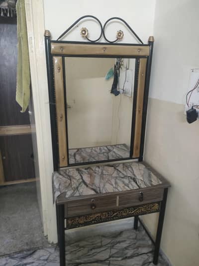 used bed  dresser