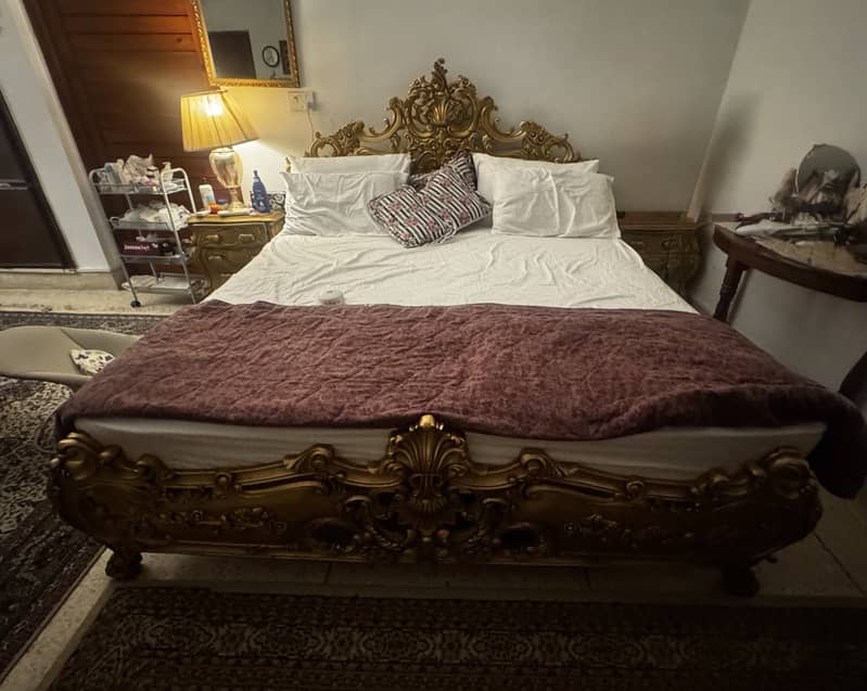 Chinioti Bed Set with side tables 1