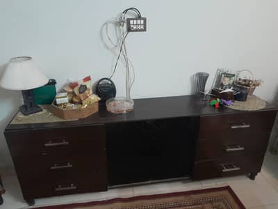 showcase table