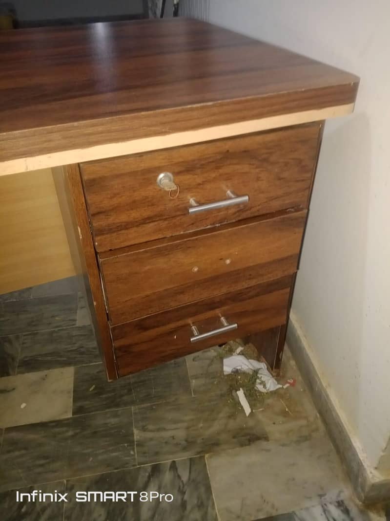 Table for office work 6