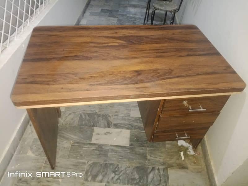 Table for office work 7