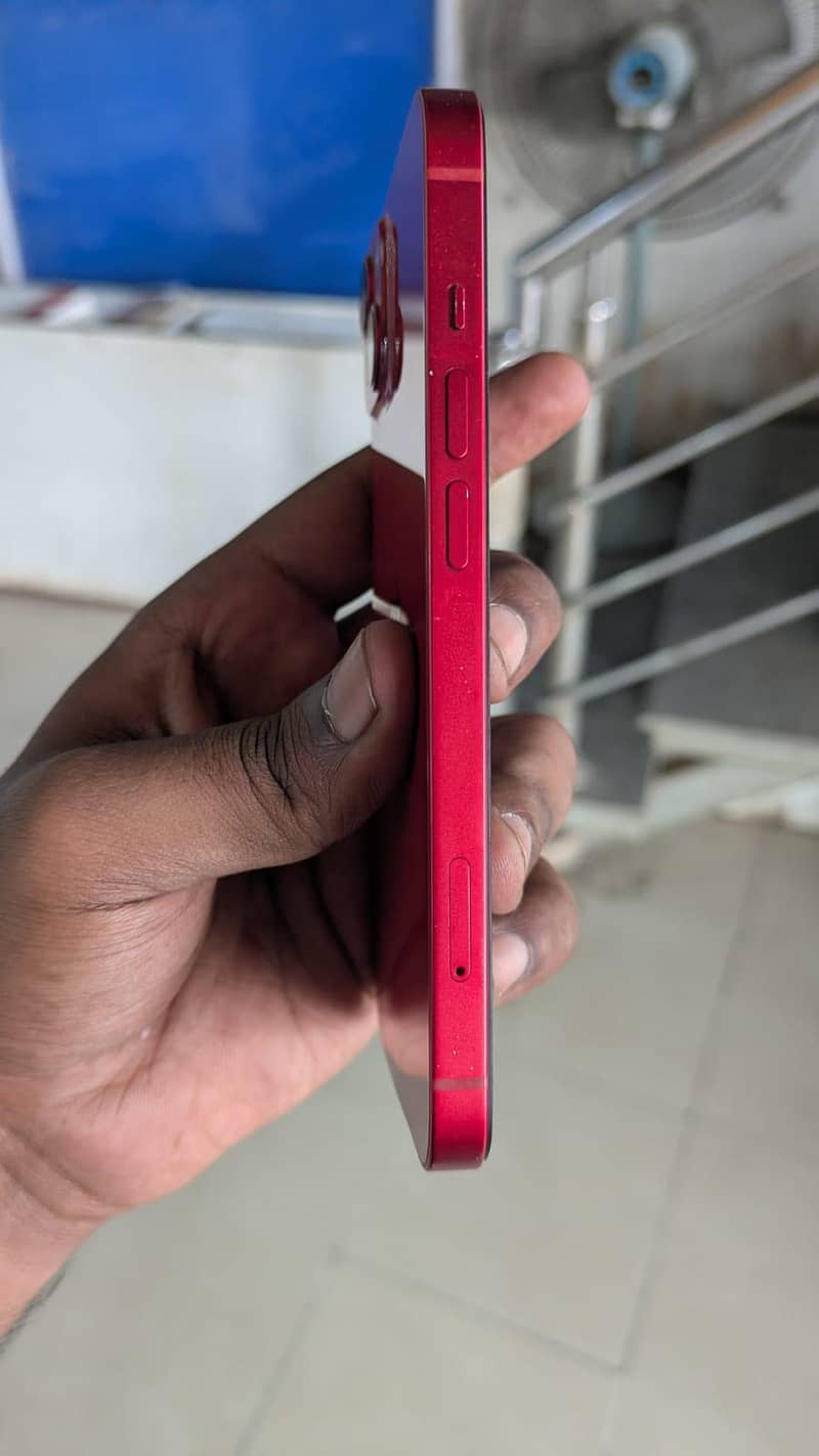 iPhone 13 3