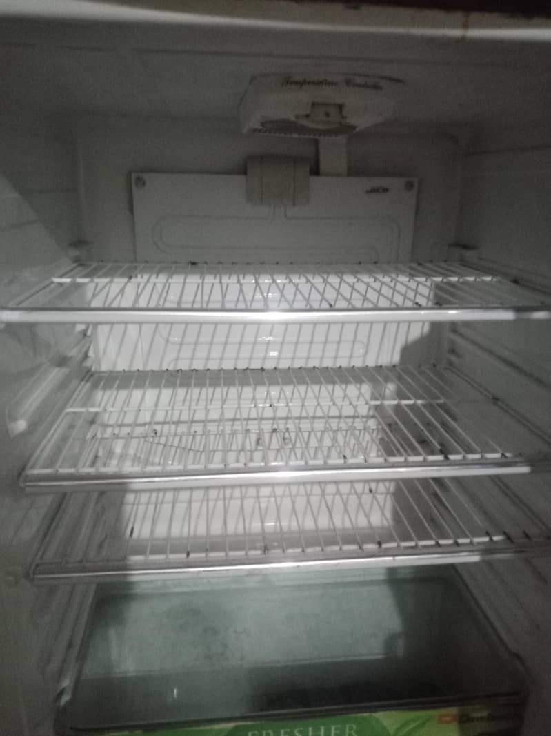 ایک عدد فرج ڈالنس استعمال شدہ 4