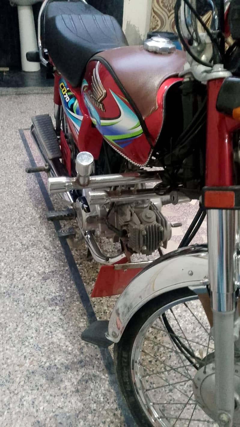 CD 70 good condition 6