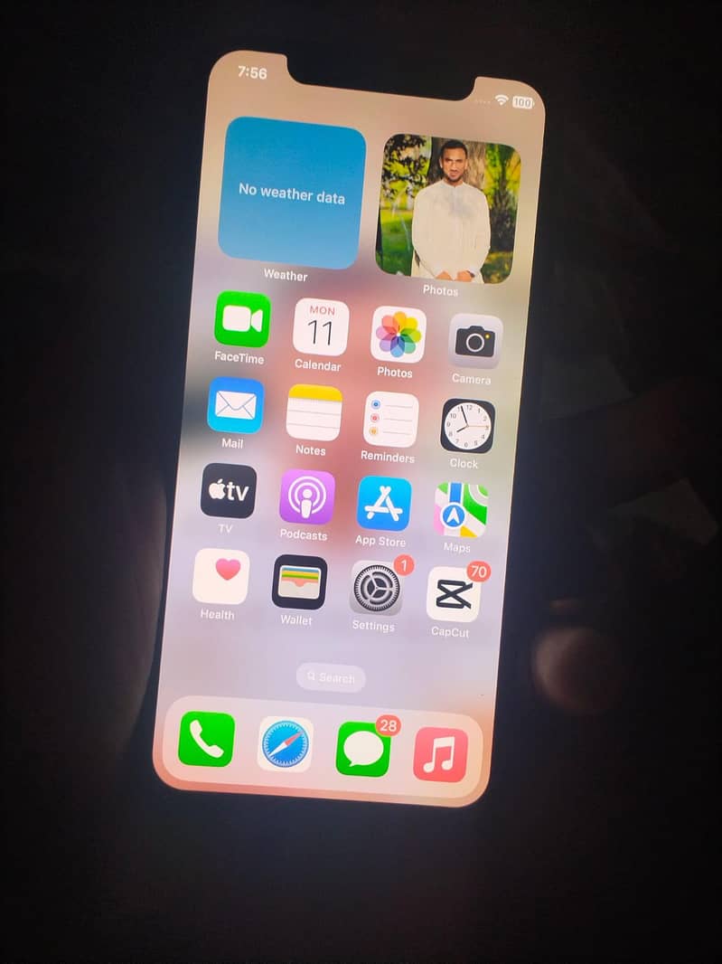 iPhone X 4