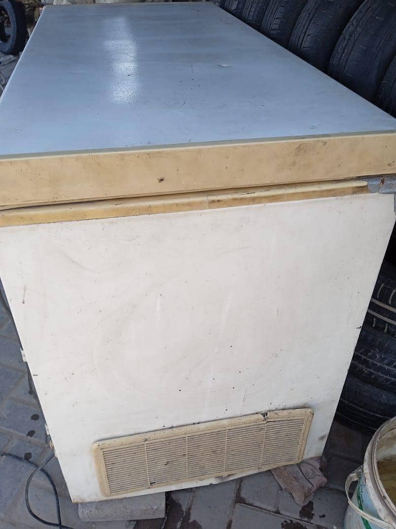 D freezer 0