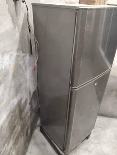 3 year used pel  company.    original condition no open and no repair