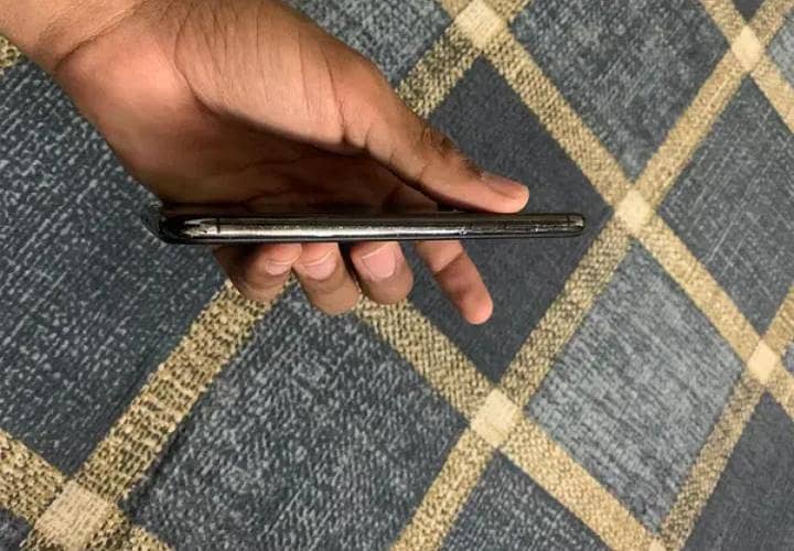 iphone xs 1