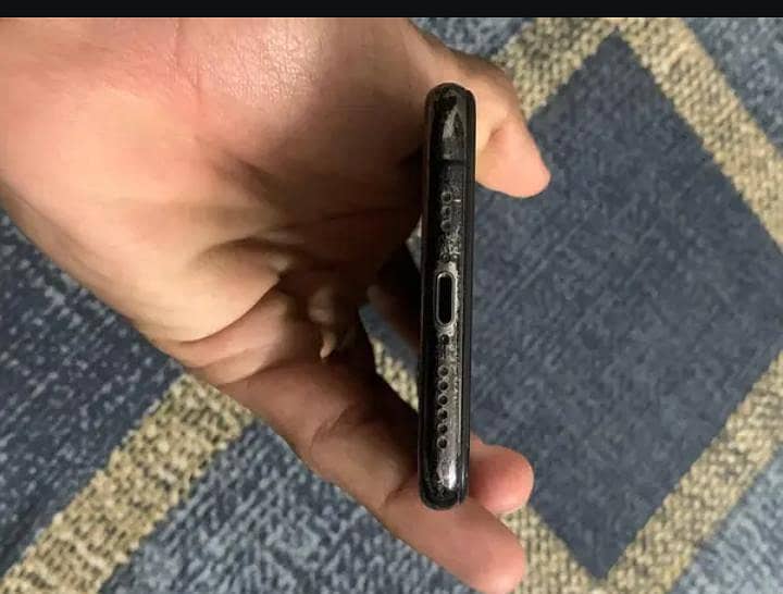 iphone xs 3