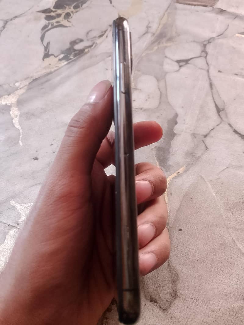 iphone xs 3