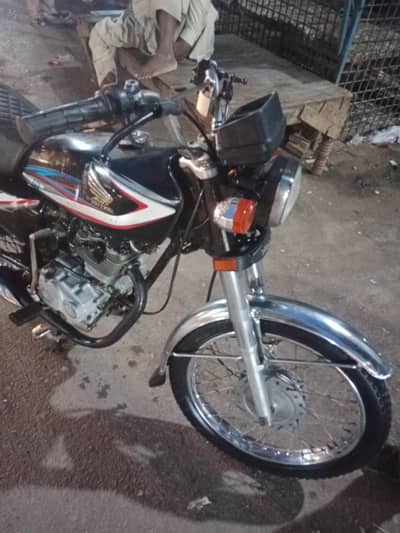Honda CG 16/17 model urgent sale 03443177993