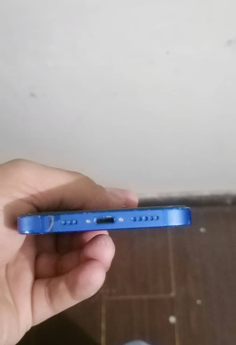 iPhone 12 3