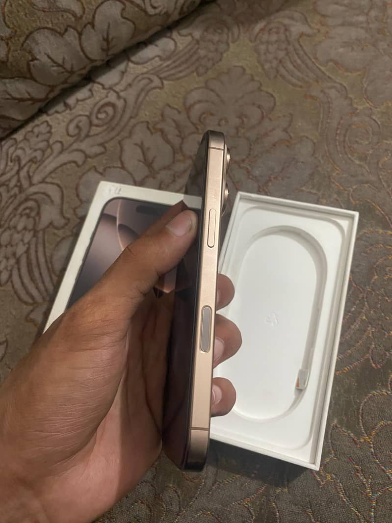 Iphone 16 pro 2
