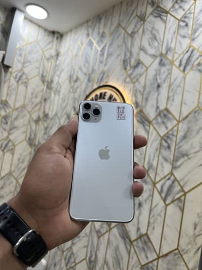 Iphone 11pm 256gb Nonpta in lush condition