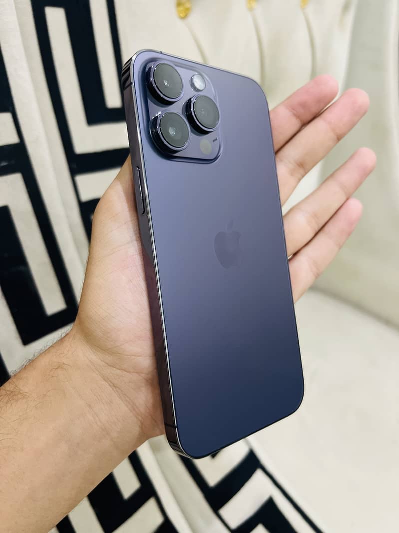 Apple iPhone 14 Pro Max 1
