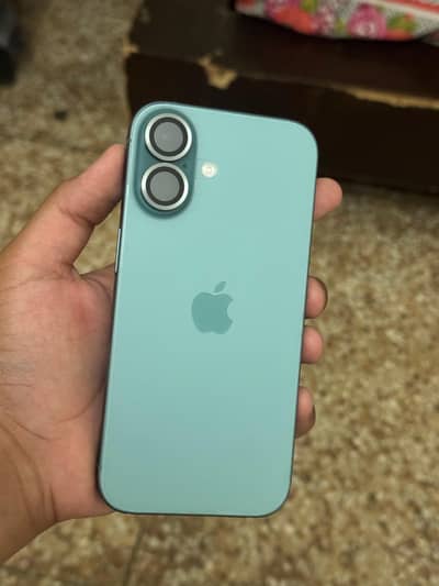 Iphone 16 (128gb) water pack 10/10 exchange possible with upper model