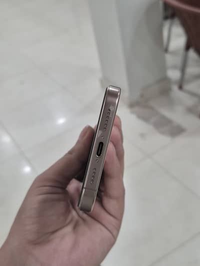 16 pro max for sale jv  complete box available skrechless phone