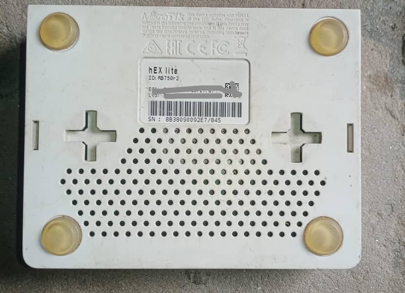 Mikrotik RB750Gr2 2