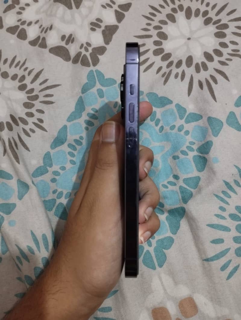 IPHONE 14 PRO 4