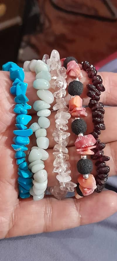 NATURAL STONE CHIPS FLEXIBLE BRACELETS