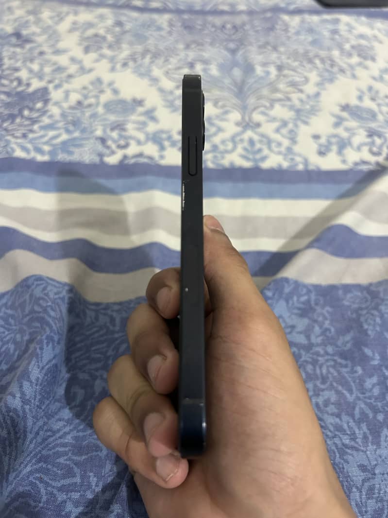 iPhone 12 3