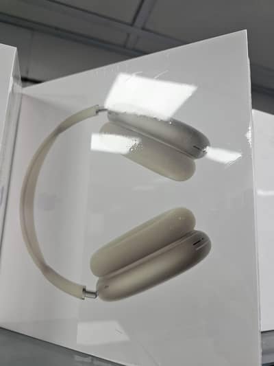 airpords max with smart care