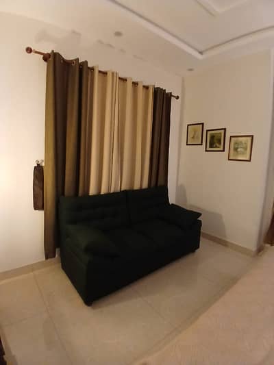 One bed, elegantly furnished apartment for rent.