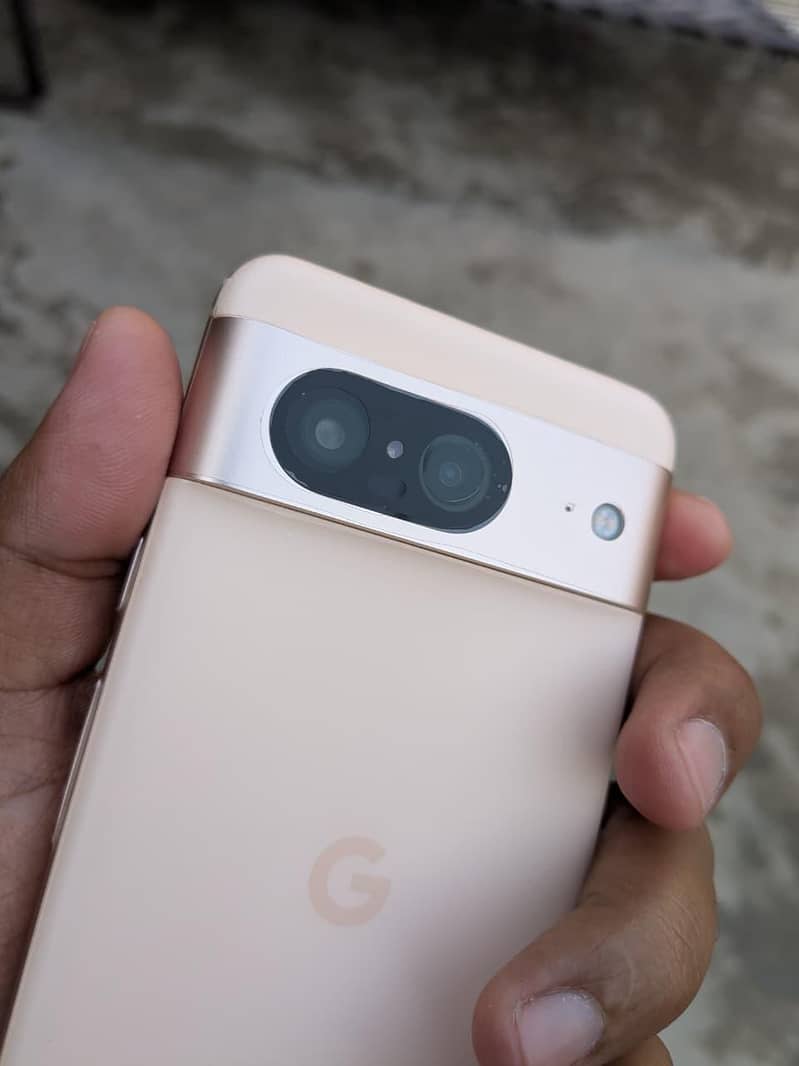 Google pixel 8 4