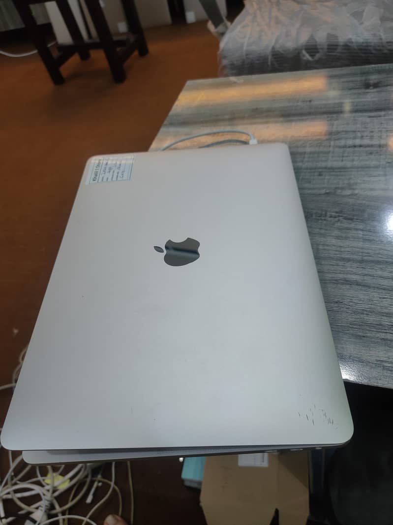 MACBOOK PRO 2020 10