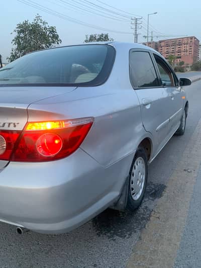 Honda city 2006 idsi manual 80% original 2nd owner Karachi registered