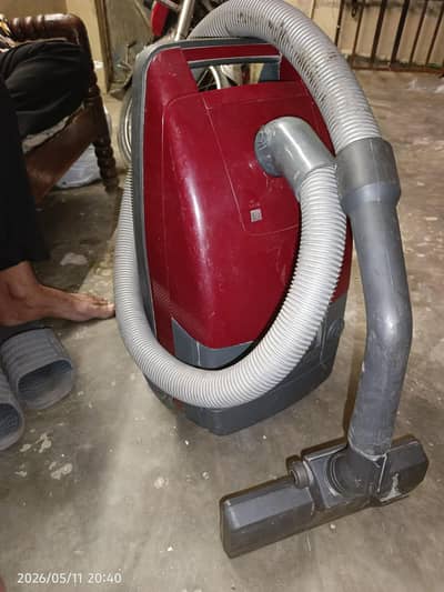 Vacuum cleaner for sale
