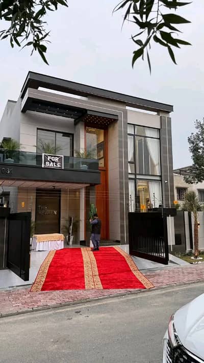 10 Marla Luxury upper portion is Available for Rent in Bahria Town Lahore