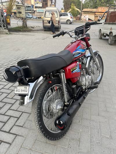Honda 125 full genuine condition 10/10