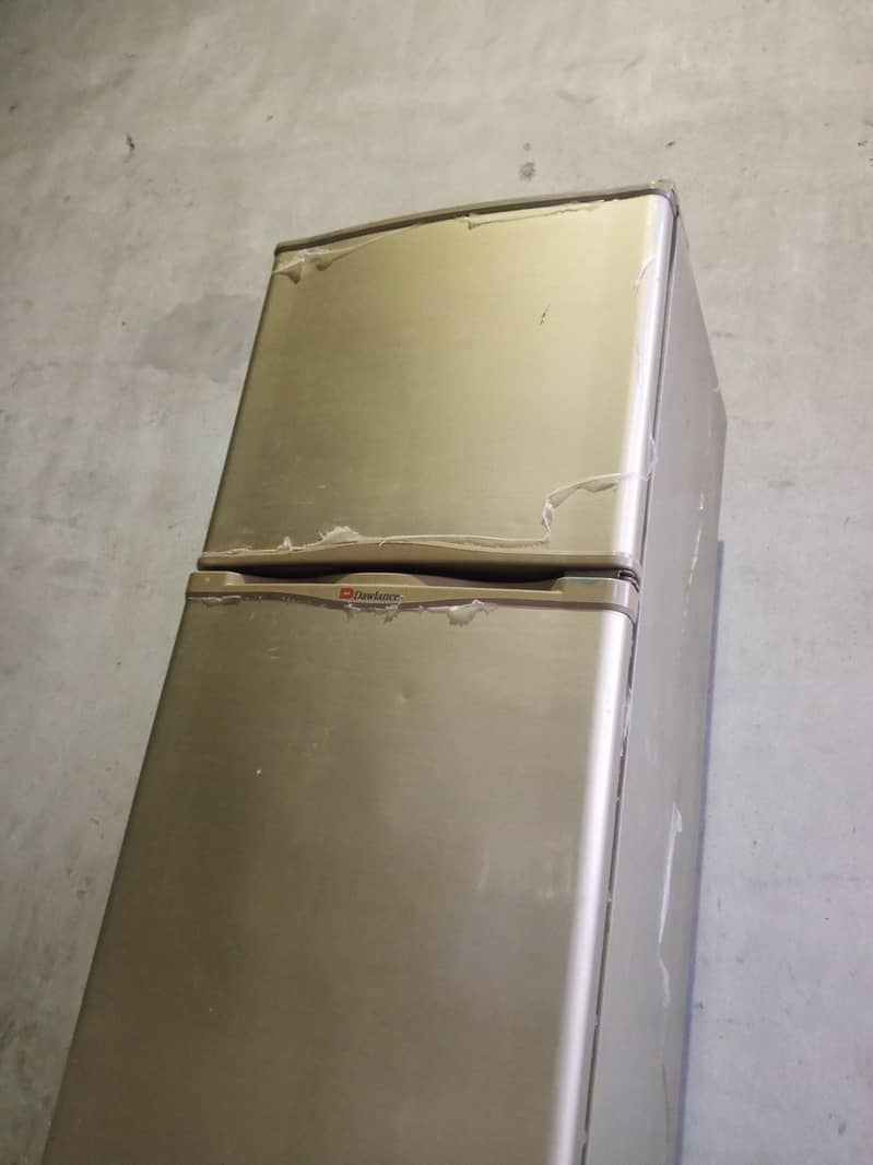 Fridge Dawlance 2