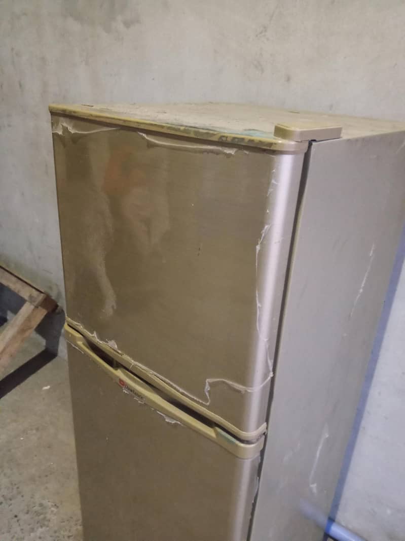 Fridge Dawlance 6