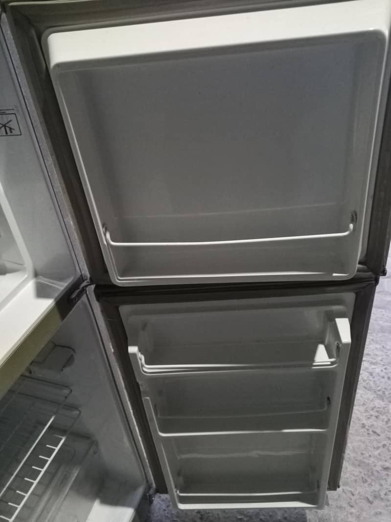Fridge Dawlance 7