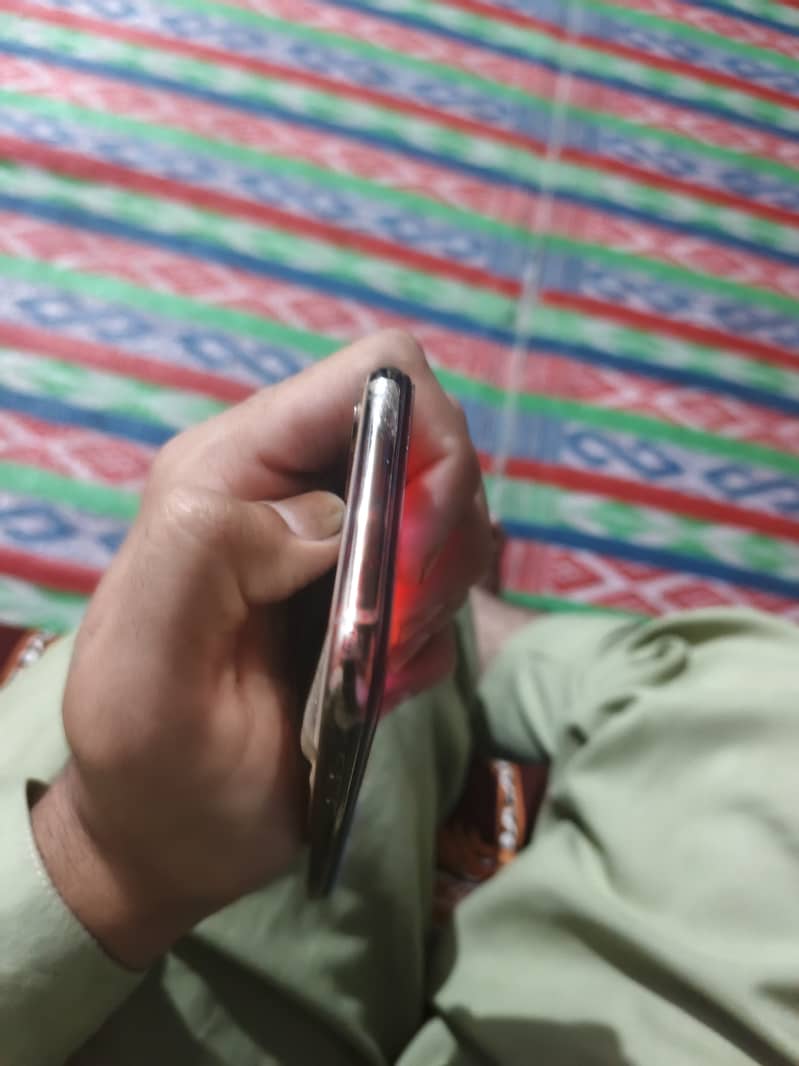iPhone xs 4