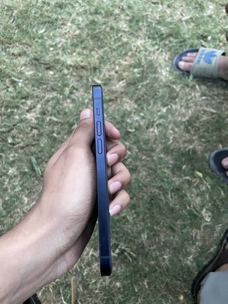 iphone 12 4