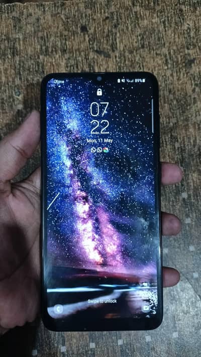 Selling Samsung galaxy a70. . . . . 