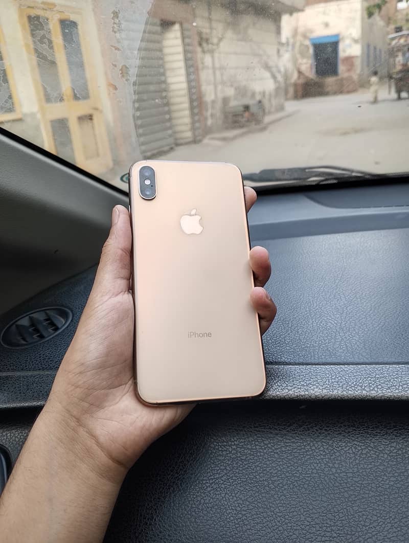 iPhone XS Max 0