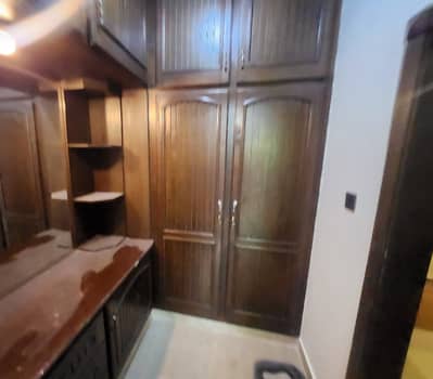 Prime Location 40x80 Upper Portion