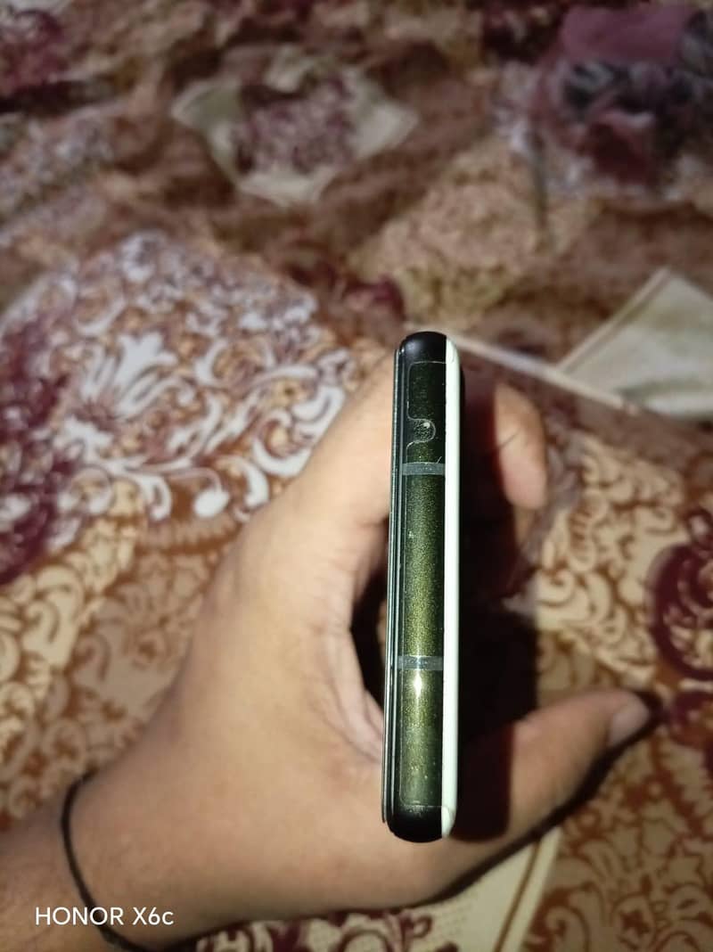 Google pixel 6a 4