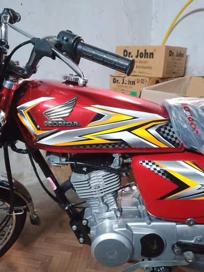 Honda 125 2025 model karachi number excellent and original condition