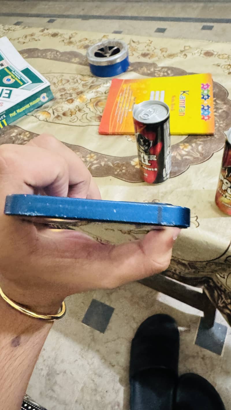 Apple iPhone 12 4