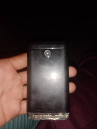 urgent sale phone OK ha Daba ni ha charger ni ha baki all OK ha
