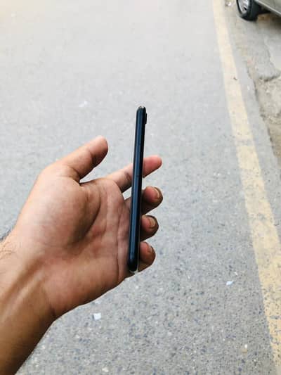 iPhone se 10/10 condition full of sit battery health 81