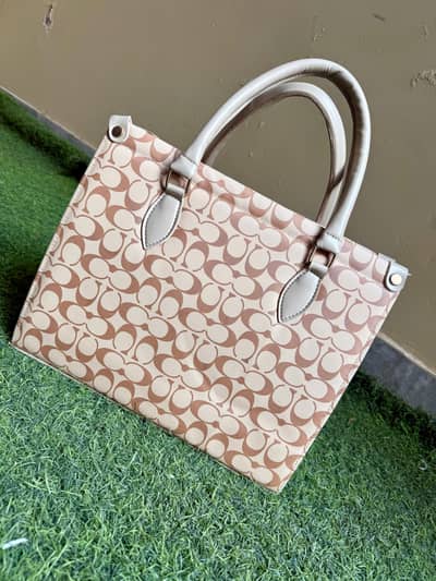 hand bag